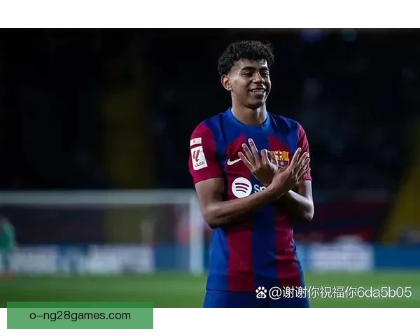 加维西甲主场奋不顾身头球解围导致受伤令人心疼队友急忙上前关切 加维西甲主场奋不顾身头球解围导致受伤令人心疼队友急忙上前关切
