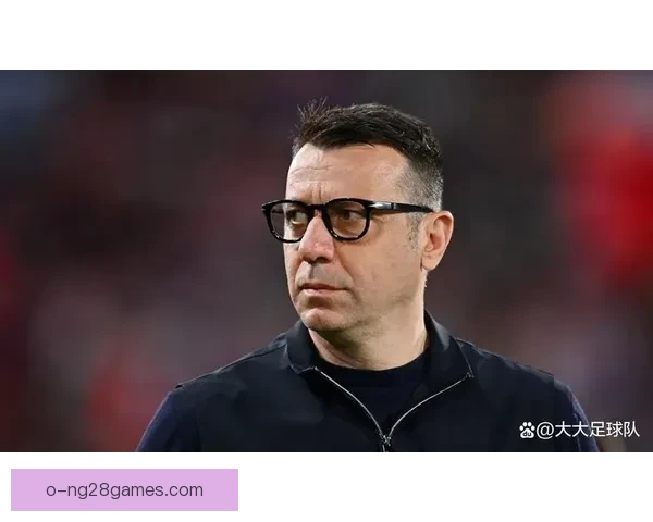 莱切主帅达韦尔萨因头球顶人事件被解职 球迷与管理层反应不一